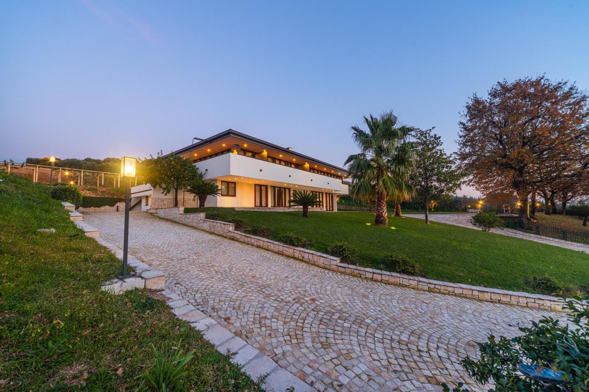 Aria - Villa Di Campagna Montecorvino Rovella Exteriör bild